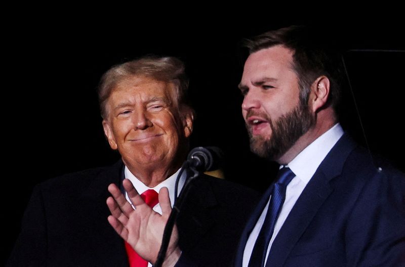 Ông Trump chính thức chọn ứng viên phó tổng thống